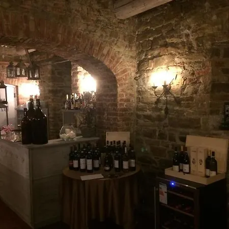 فندق Castello Di Trisobbio