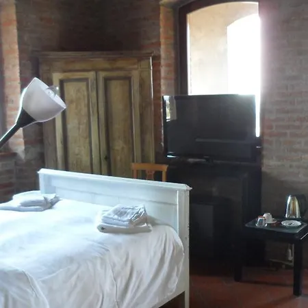 מלון Castello Di Trisobbio