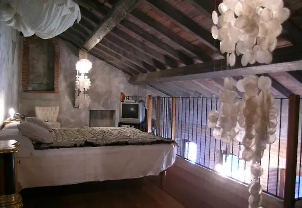 Castello Di 호텔 *