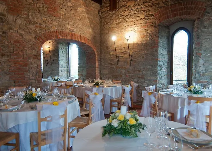 Castello Di 호텔 *
