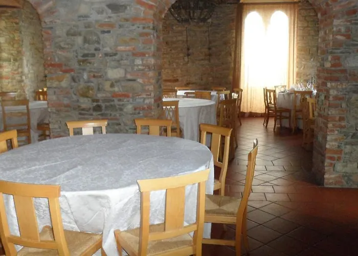 Castello Di 호텔 *